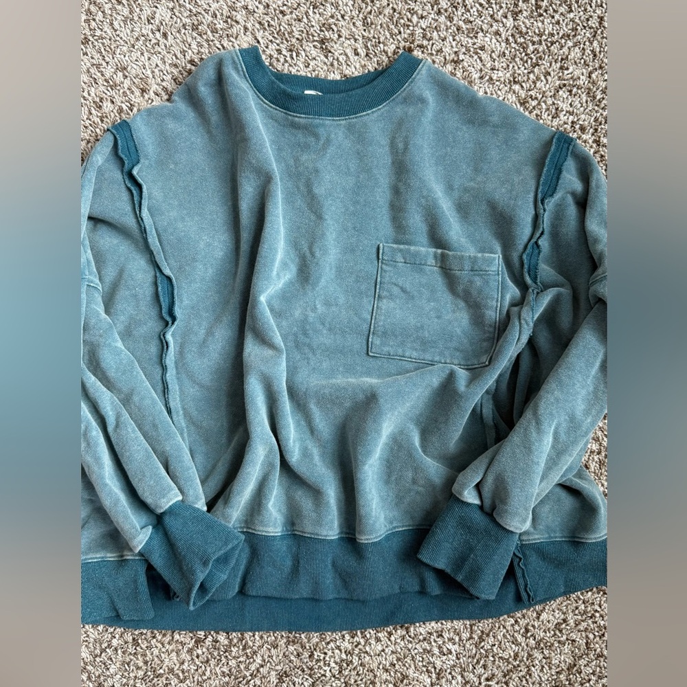 Easel pull over EUC- free people vibes!